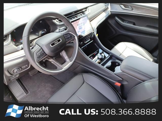 new 2025 Jeep Grand Cherokee car, priced at $39,915