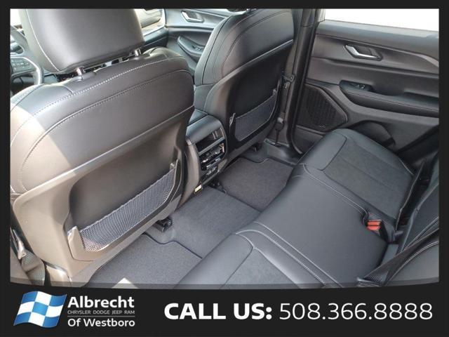 new 2025 Jeep Grand Cherokee car, priced at $43,875