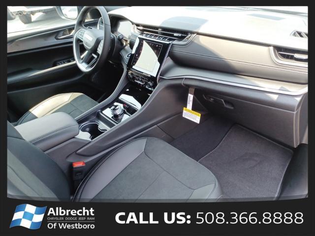 new 2025 Jeep Grand Cherokee car, priced at $40,375