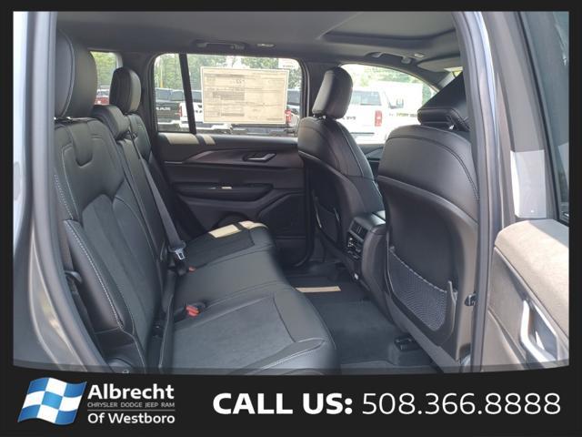 new 2025 Jeep Grand Cherokee car, priced at $40,375