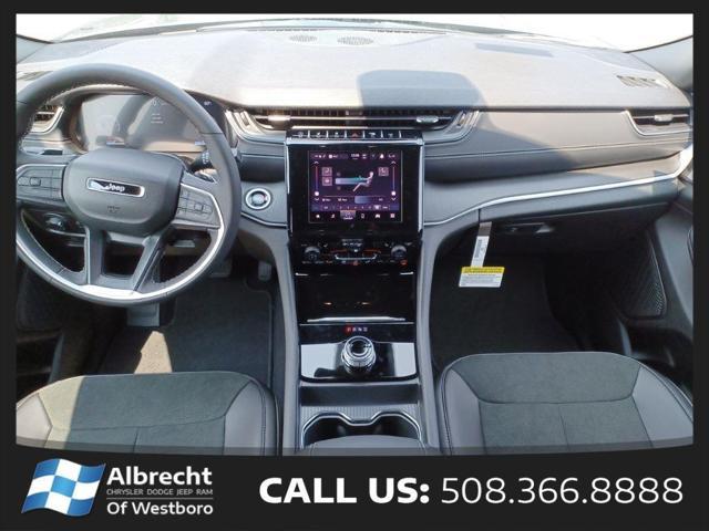 new 2025 Jeep Grand Cherokee car, priced at $43,875