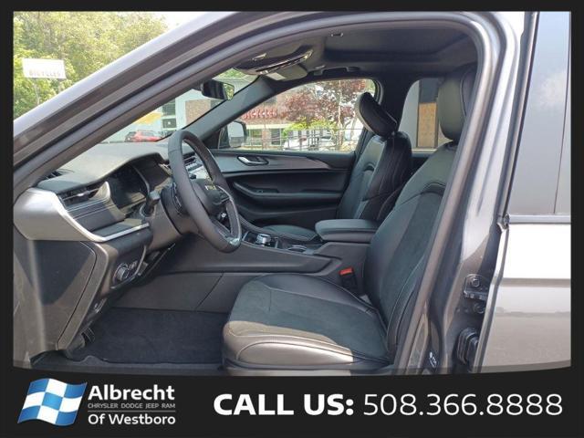 new 2025 Jeep Grand Cherokee car, priced at $43,875