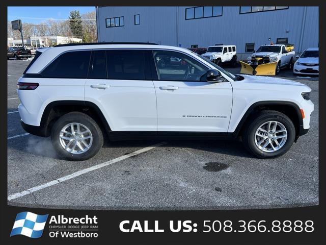 new 2025 Jeep Grand Cherokee car, priced at $40,875