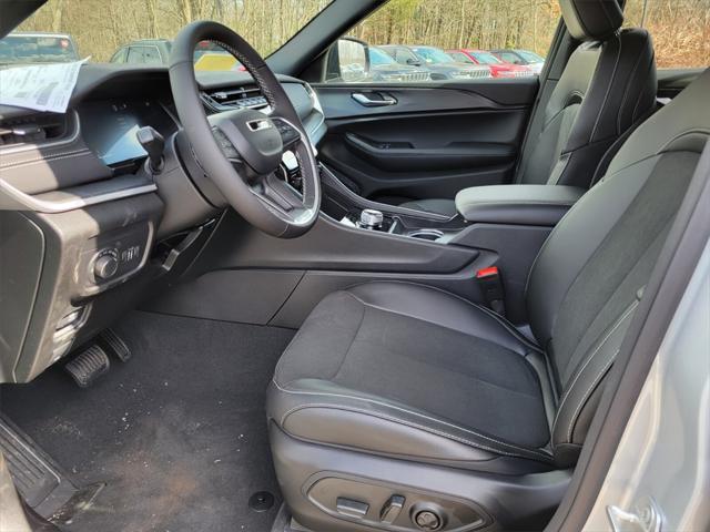 new 2024 Jeep Grand Cherokee car, priced at $45,470