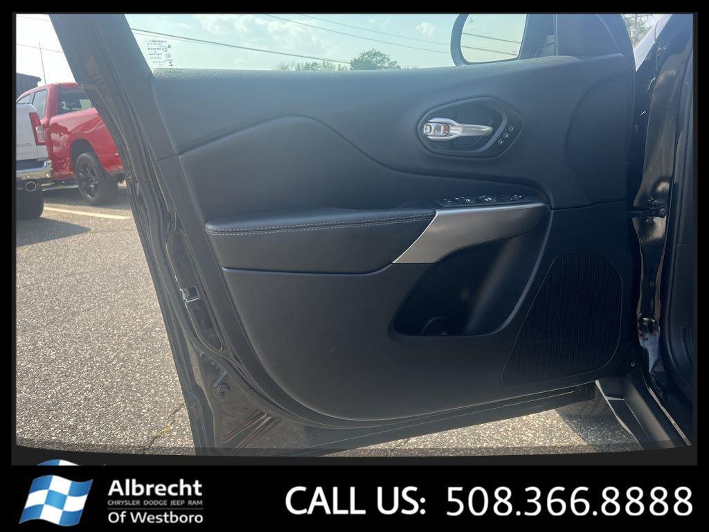 used 2022 Jeep Cherokee car, priced at $23,999