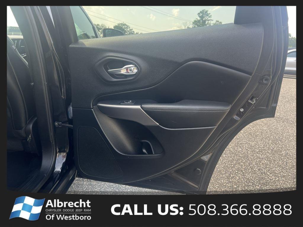 used 2022 Jeep Cherokee car, priced at $25,699