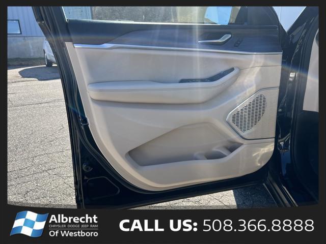 used 2022 Jeep Grand Cherokee car, priced at $33,999