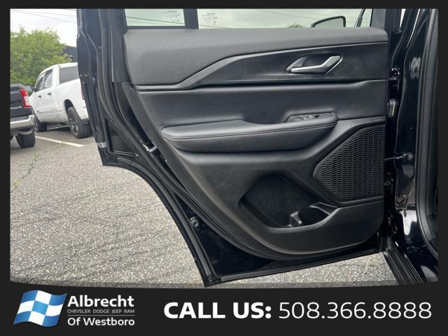 used 2023 Jeep Grand Cherokee car, priced at $33,999
