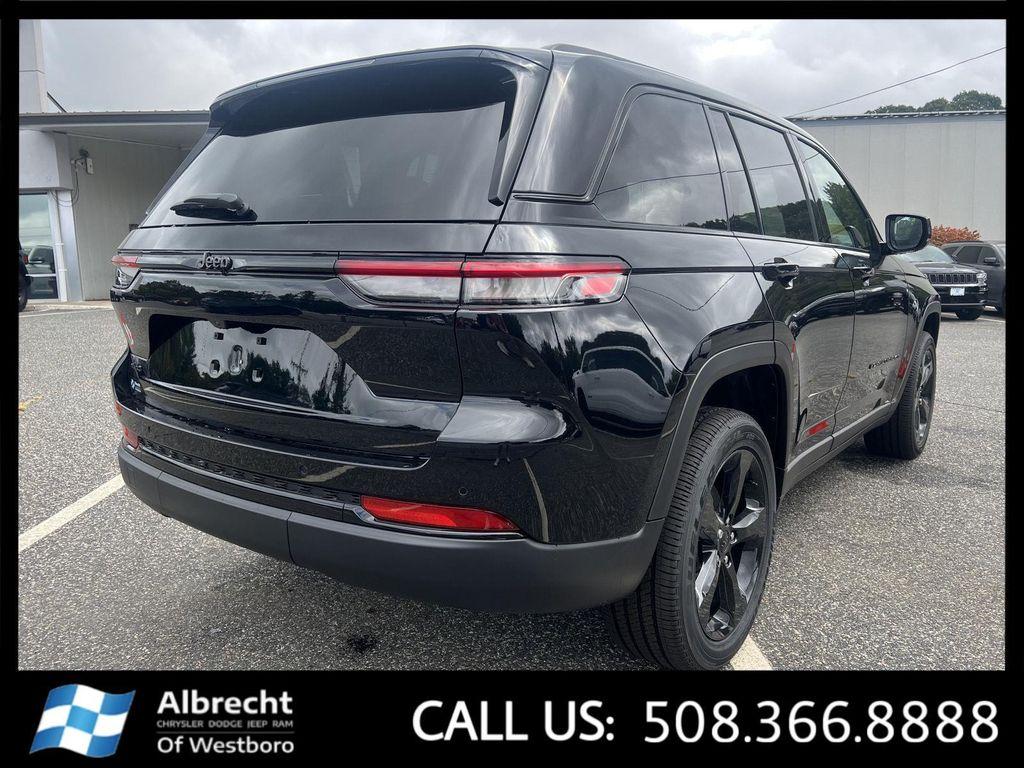 new 2025 Jeep Grand Cherokee car, priced at $40,255