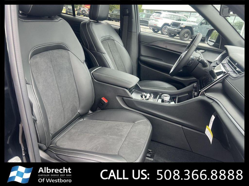 new 2025 Jeep Grand Cherokee car, priced at $40,255