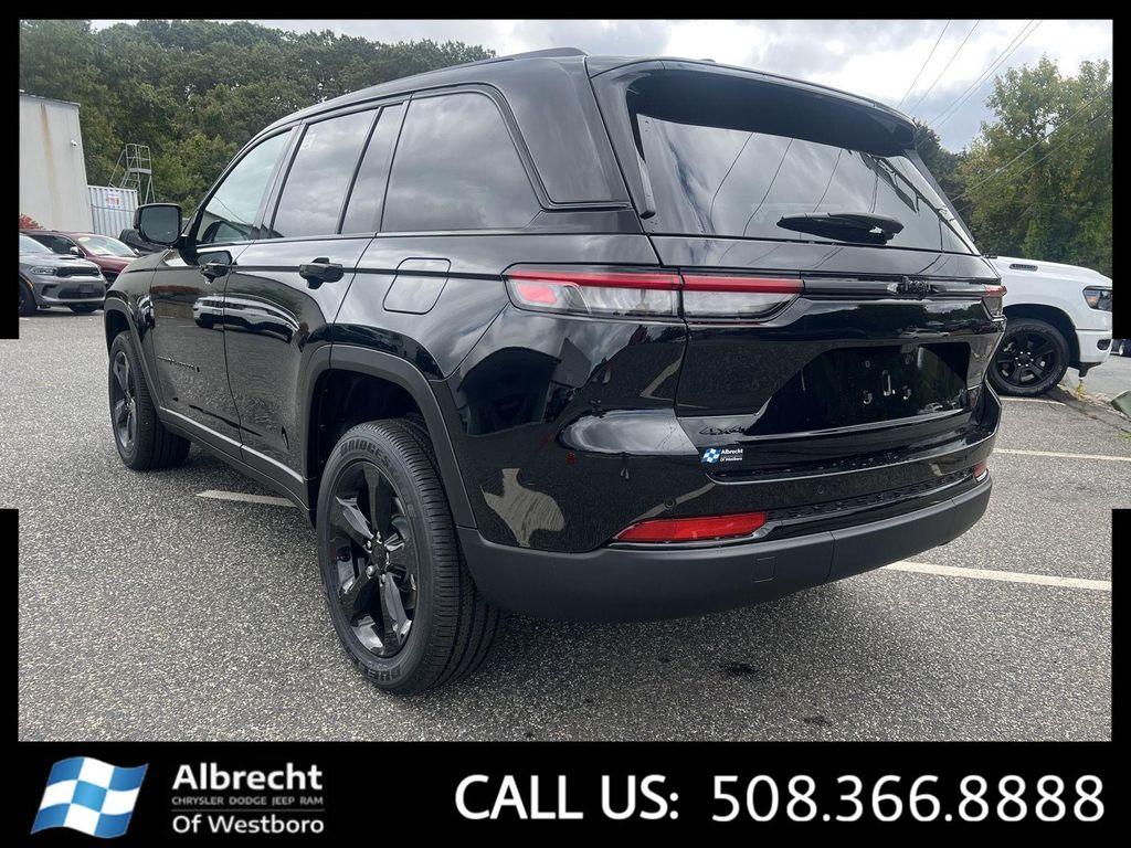 new 2025 Jeep Grand Cherokee car, priced at $42,497