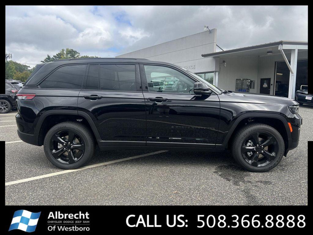 new 2025 Jeep Grand Cherokee car, priced at $42,497