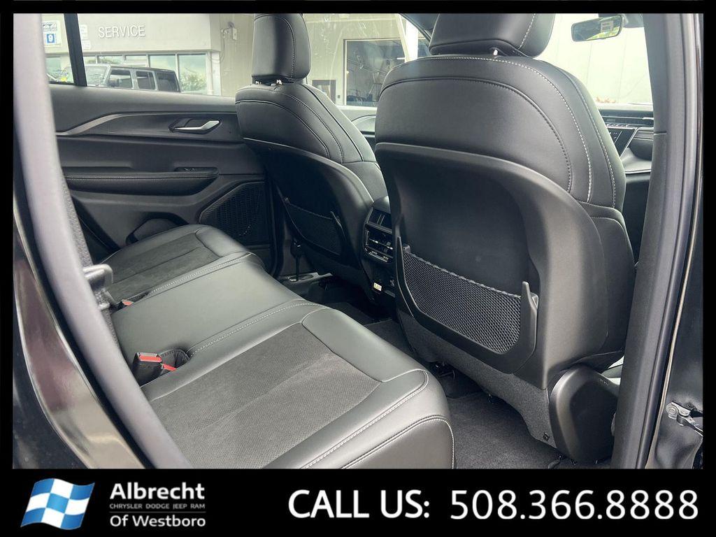 new 2025 Jeep Grand Cherokee car, priced at $40,255
