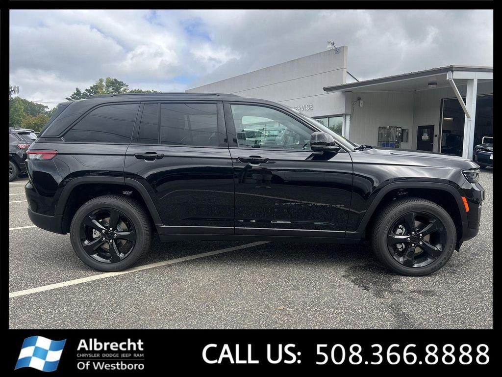 new 2025 Jeep Grand Cherokee car, priced at $40,255