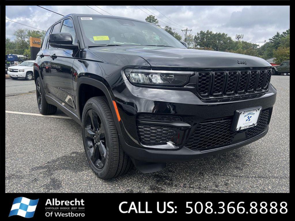 new 2025 Jeep Grand Cherokee car, priced at $40,255
