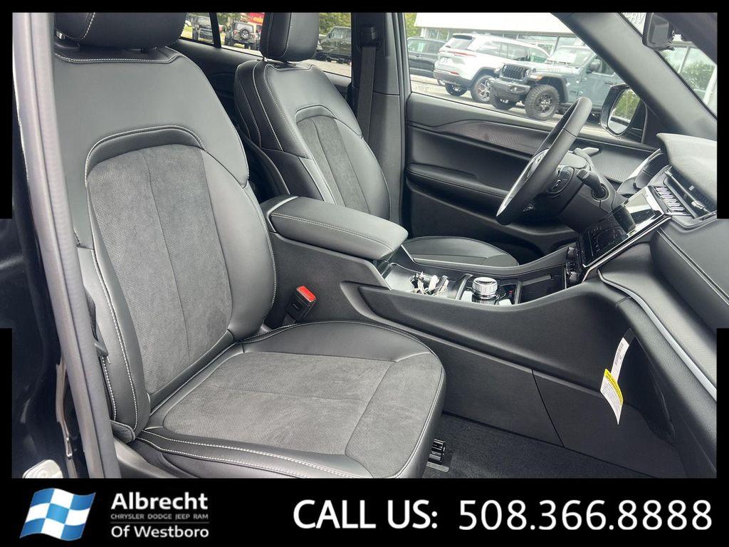 new 2025 Jeep Grand Cherokee car, priced at $42,497