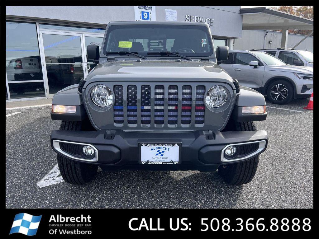 used 2022 Jeep Gladiator car, priced at $29,594