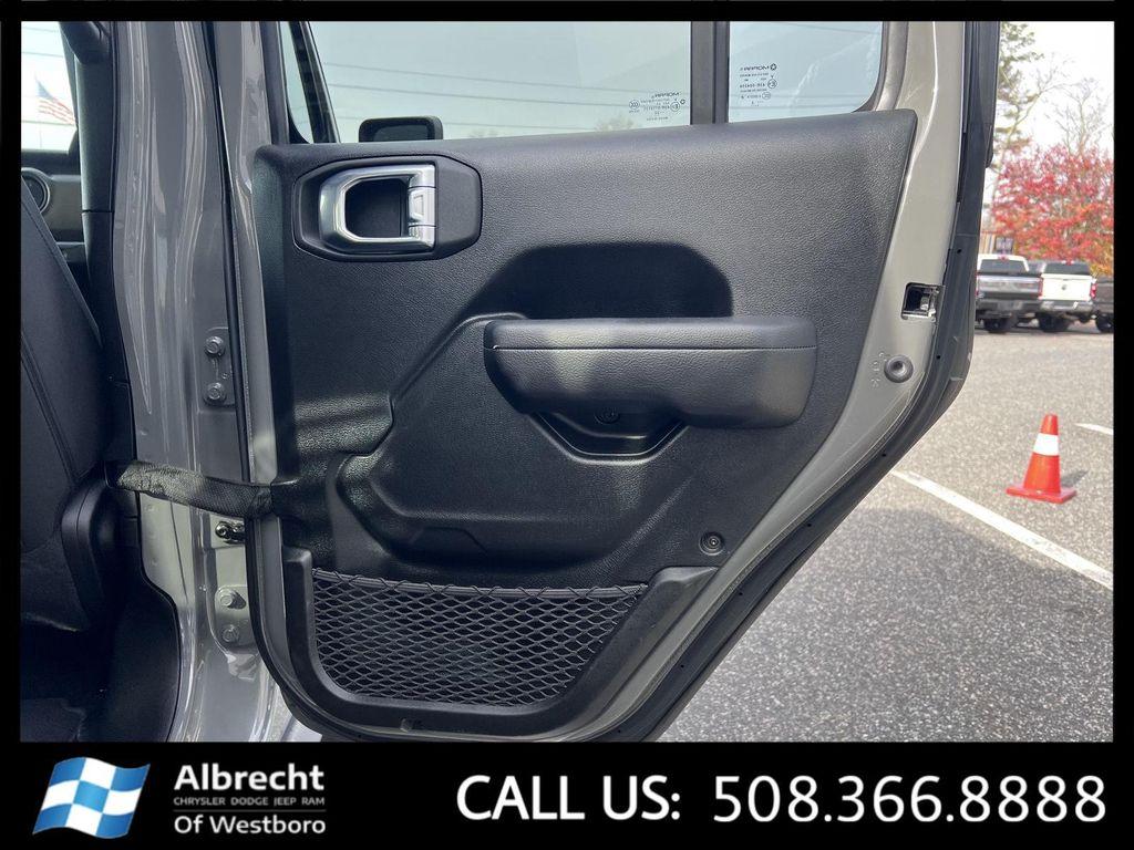 used 2022 Jeep Gladiator car, priced at $29,594