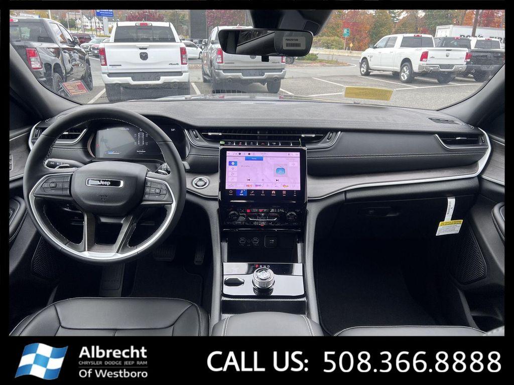 new 2025 Jeep Grand Cherokee car, priced at $47,724