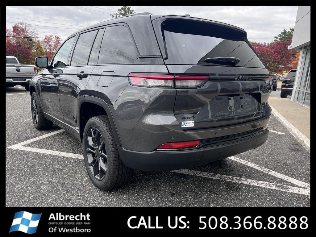 new 2025 Jeep Grand Cherokee car, priced at $47,724