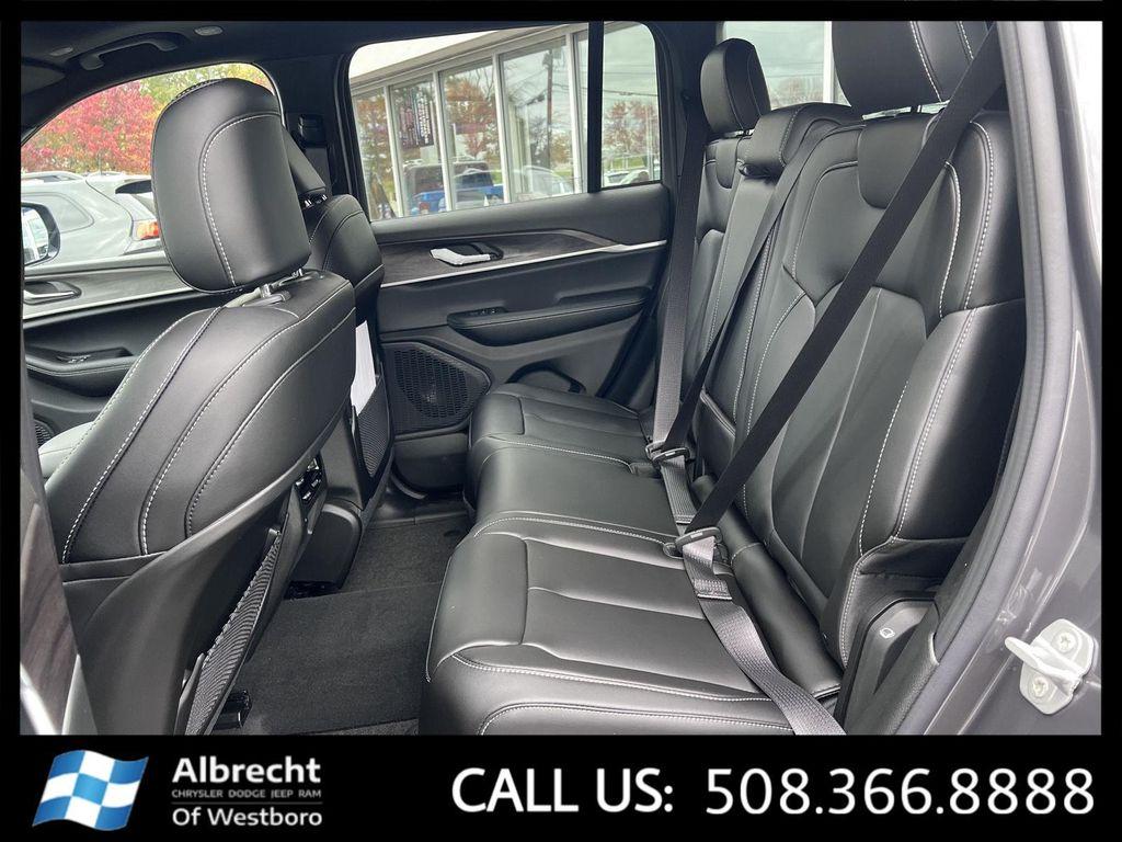 new 2025 Jeep Grand Cherokee car, priced at $47,724