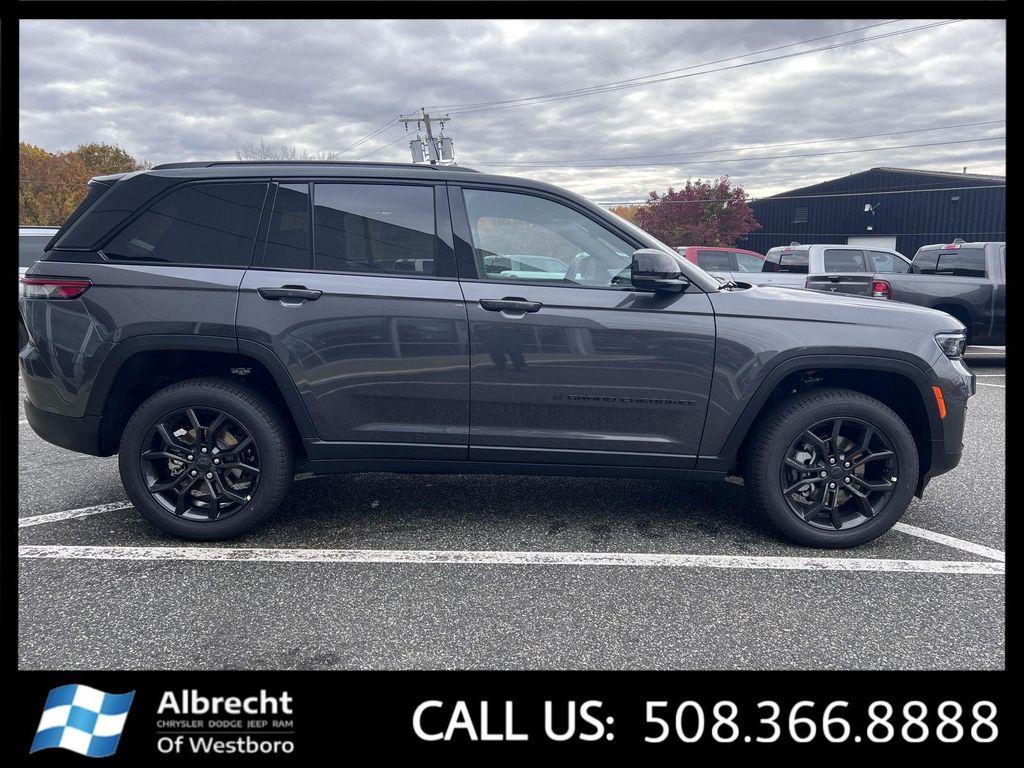 new 2025 Jeep Grand Cherokee car, priced at $47,724