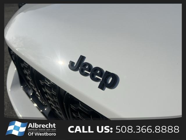 new 2025 Jeep Grand Cherokee car, priced at $47,940