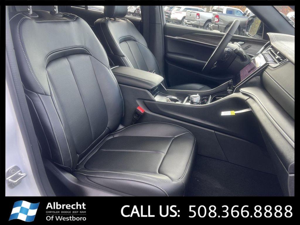 new 2025 Jeep Grand Cherokee car, priced at $46,426