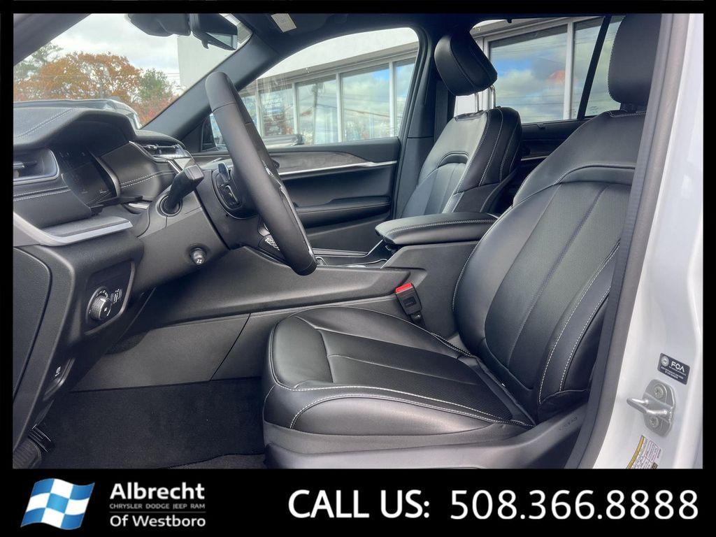 new 2025 Jeep Grand Cherokee car, priced at $46,426