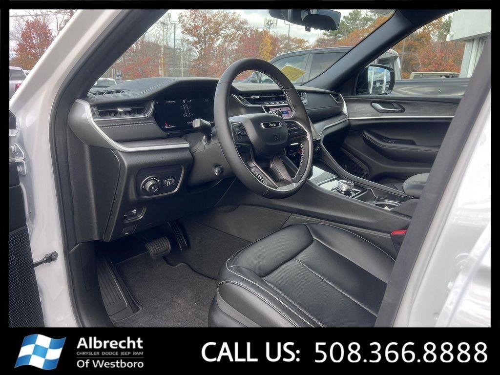 new 2025 Jeep Grand Cherokee car, priced at $46,426