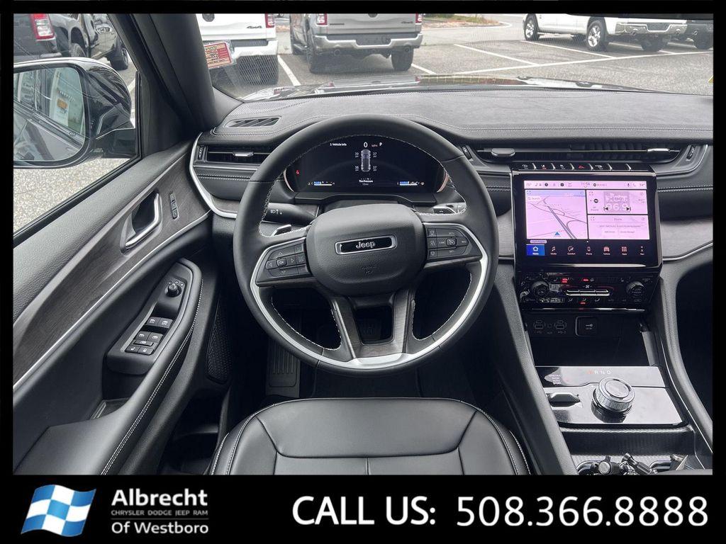 new 2025 Jeep Grand Cherokee car, priced at $47,724