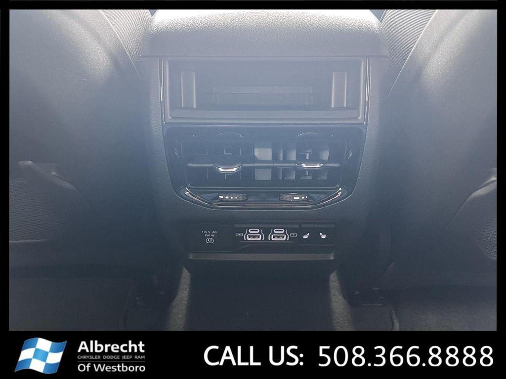 new 2025 Jeep Grand Cherokee car, priced at $47,724