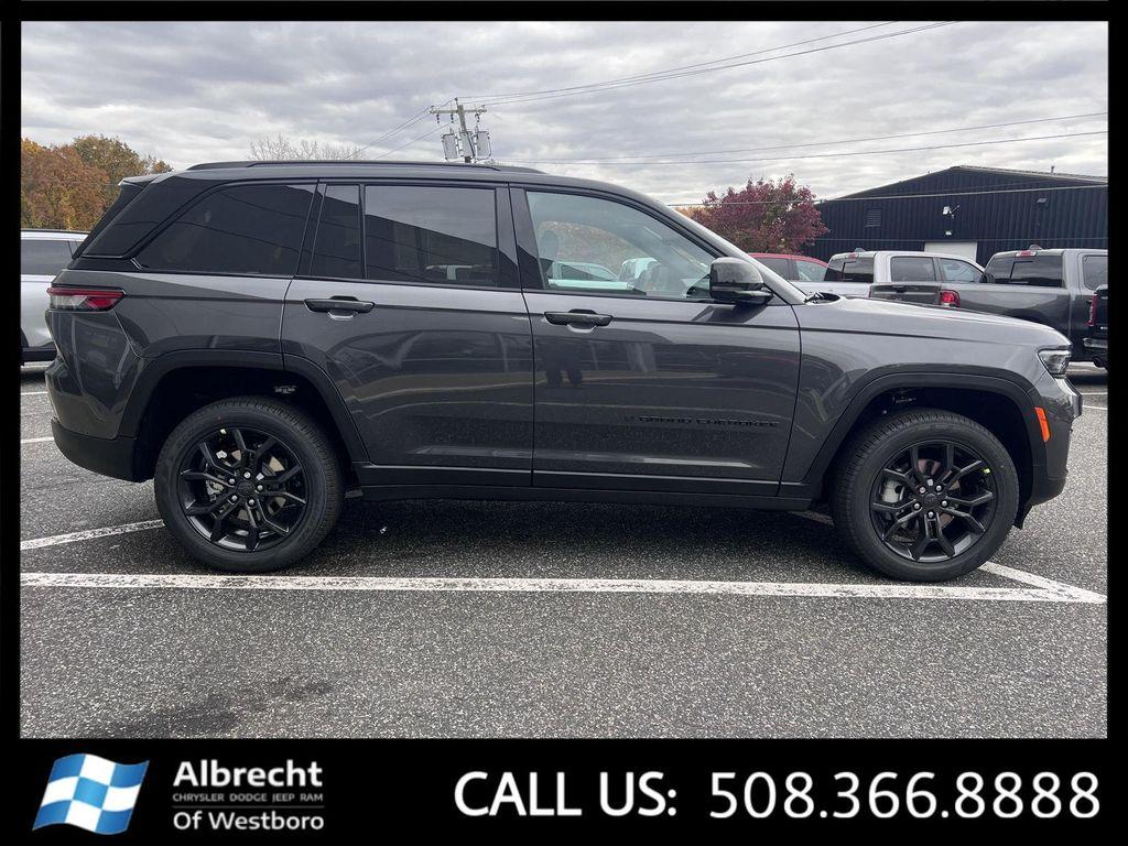 new 2025 Jeep Grand Cherokee car, priced at $47,724