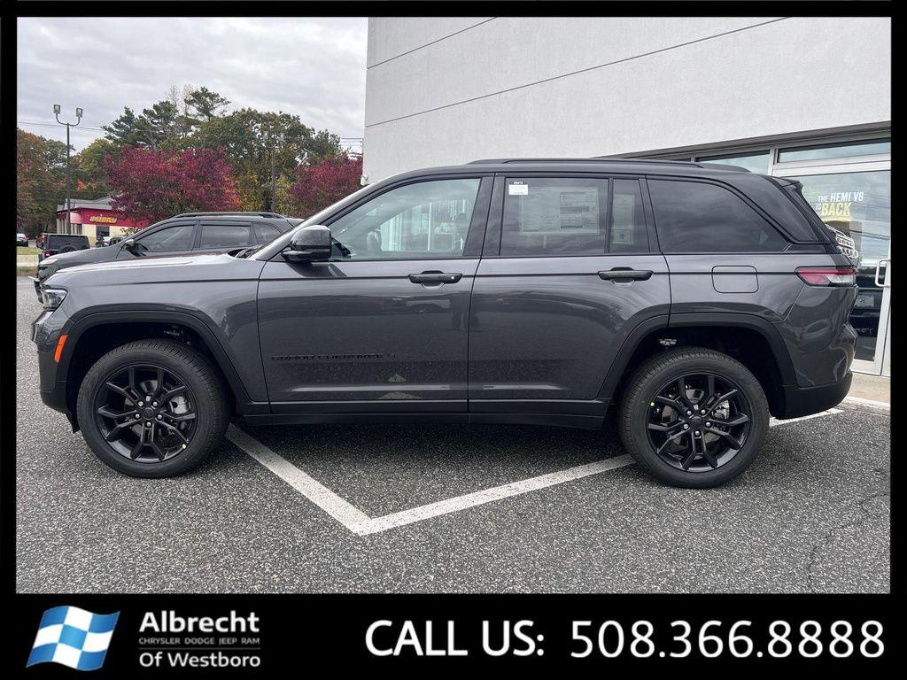 new 2025 Jeep Grand Cherokee car, priced at $47,724