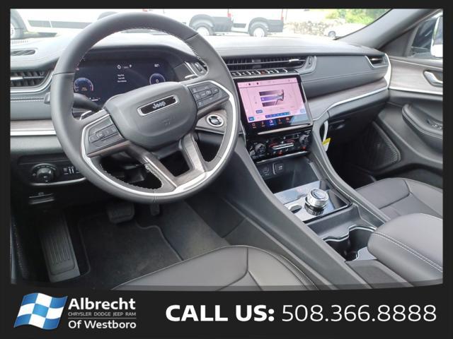 new 2025 Jeep Grand Cherokee car, priced at $39,915