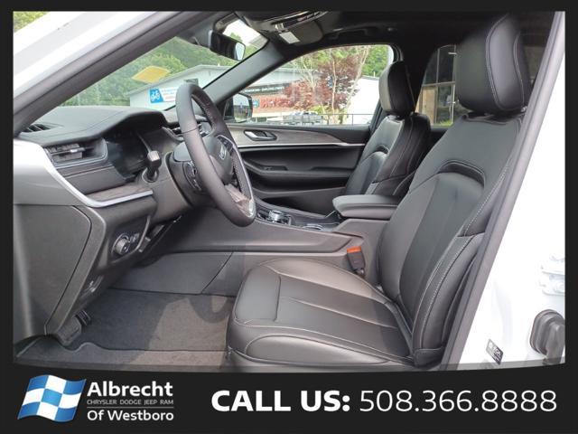 new 2025 Jeep Grand Cherokee car, priced at $39,915