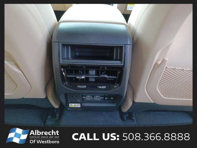 new 2025 Jeep Grand Cherokee car, priced at $39,915