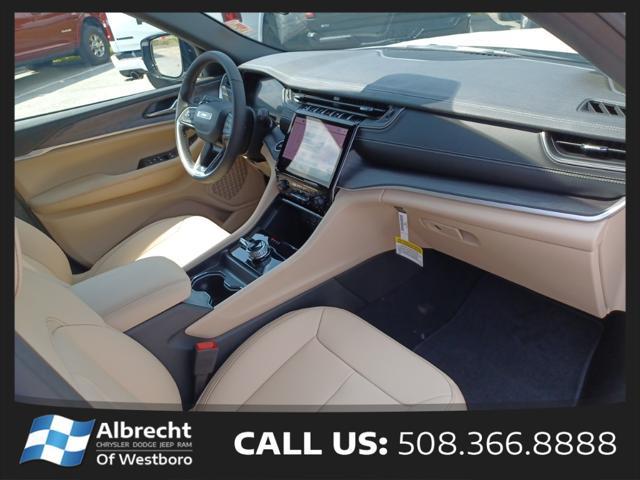new 2025 Jeep Grand Cherokee car, priced at $39,915