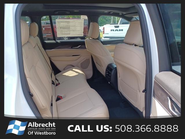 new 2025 Jeep Grand Cherokee car, priced at $39,915