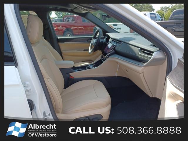 new 2025 Jeep Grand Cherokee car, priced at $39,915