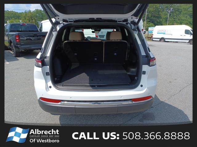 new 2025 Jeep Grand Cherokee car, priced at $39,915