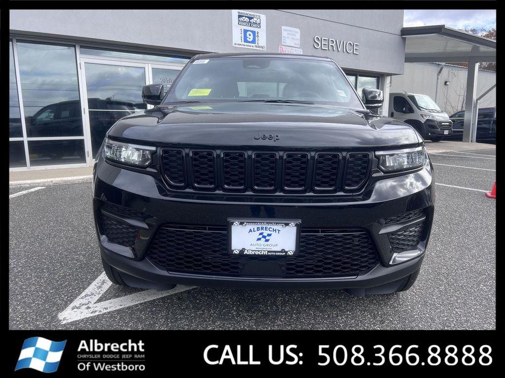 new 2025 Jeep Grand Cherokee car, priced at $42,739