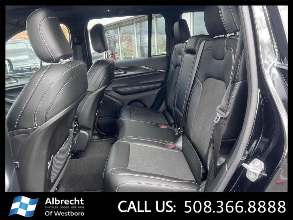 new 2025 Jeep Grand Cherokee car, priced at $42,739