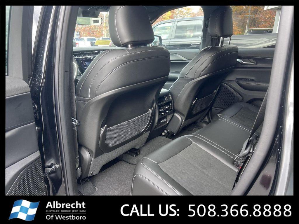 new 2025 Jeep Grand Cherokee car, priced at $42,739