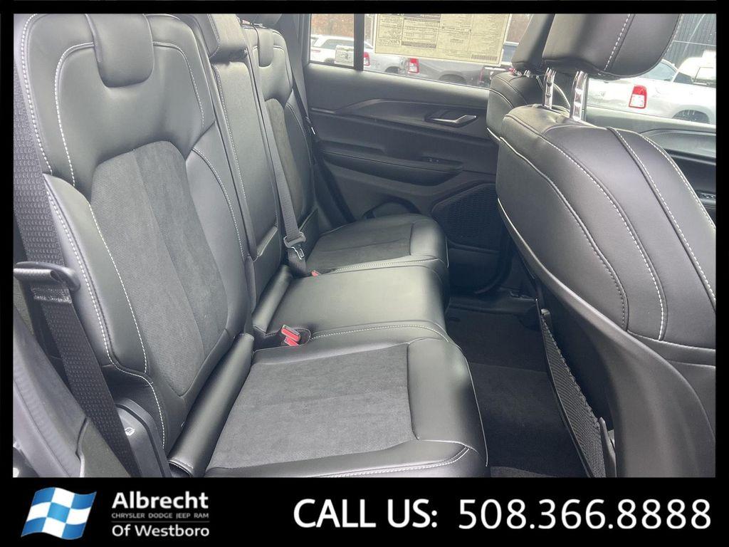 new 2025 Jeep Grand Cherokee car, priced at $42,739