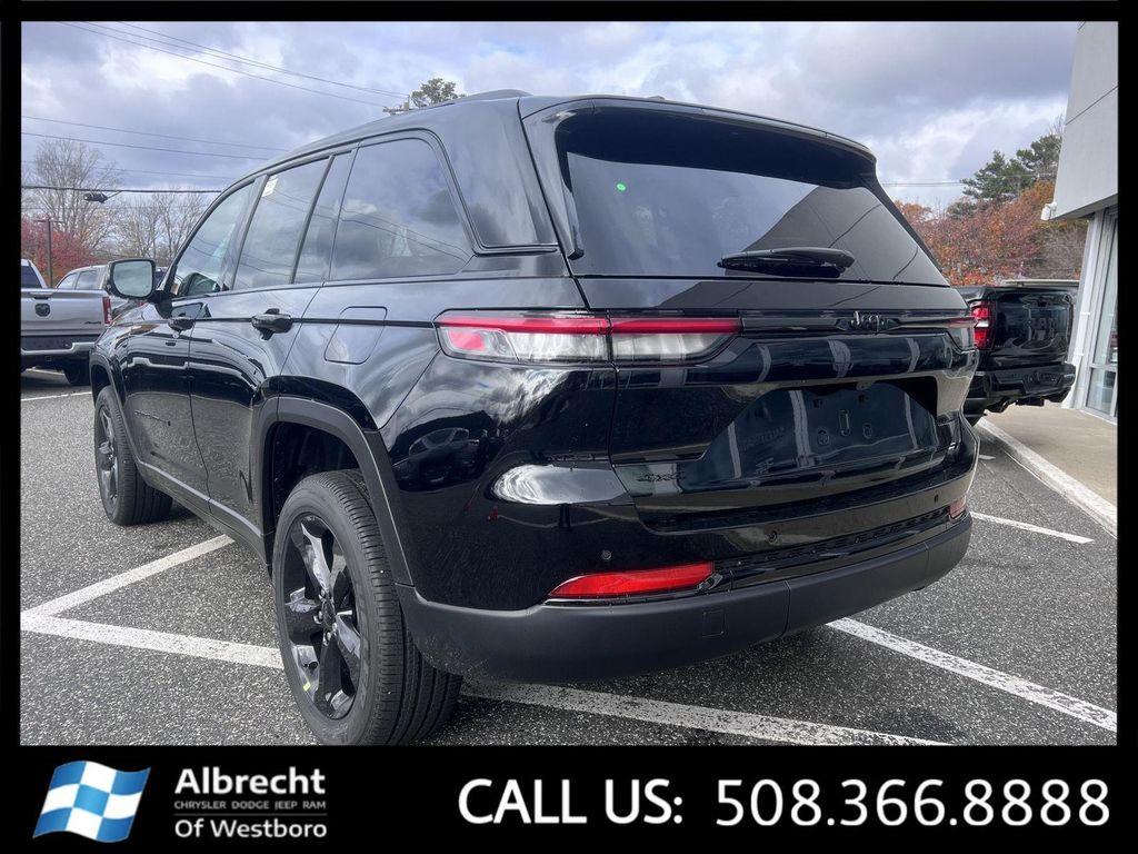 new 2025 Jeep Grand Cherokee car, priced at $42,739