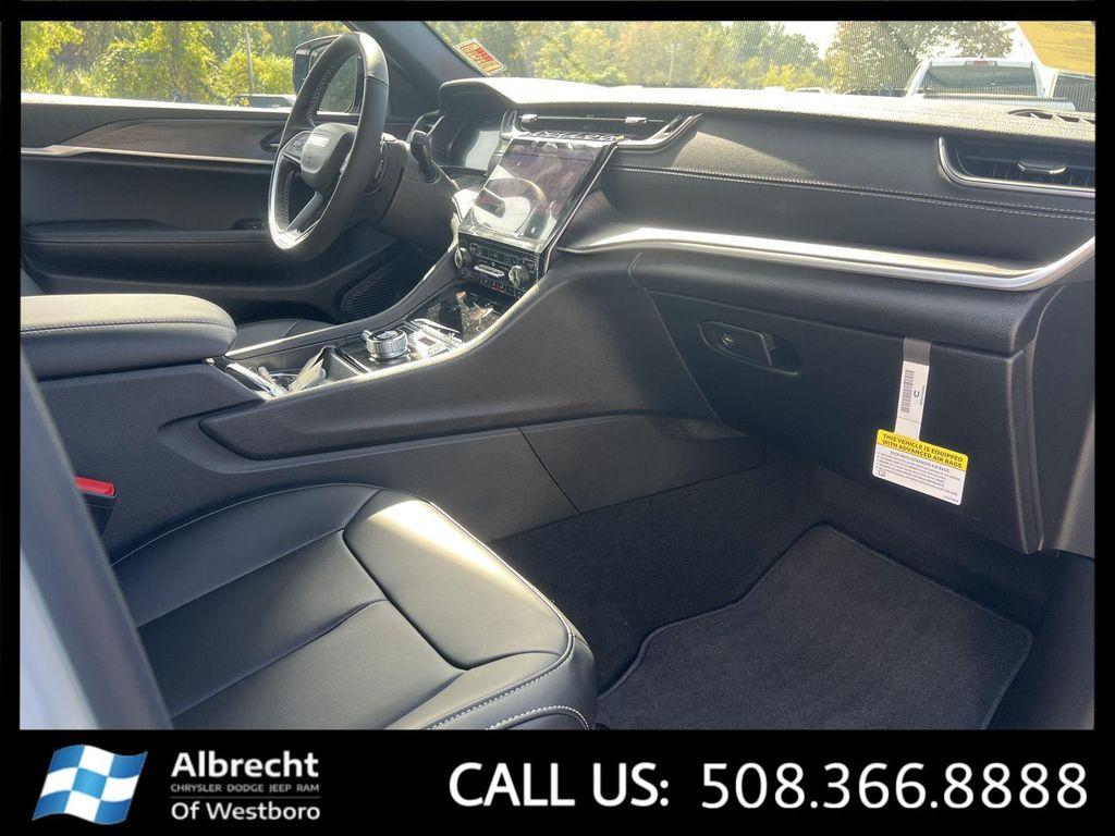 new 2025 Jeep Grand Cherokee L car, priced at $47,401