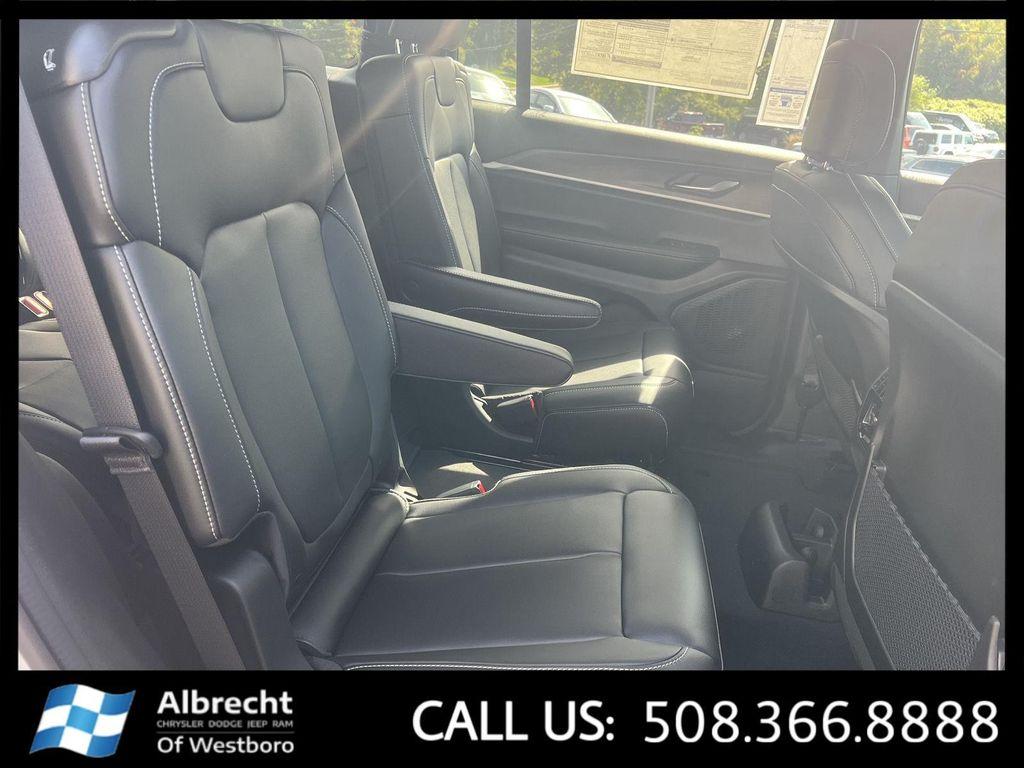 new 2025 Jeep Grand Cherokee L car, priced at $47,401