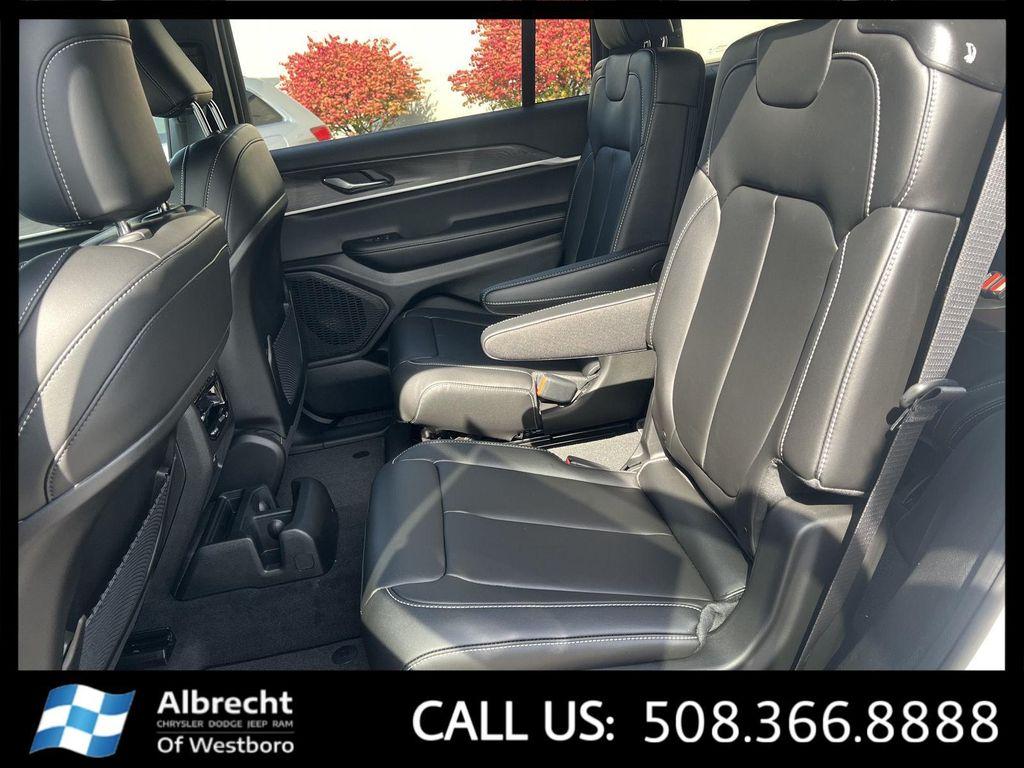 new 2025 Jeep Grand Cherokee L car, priced at $47,401