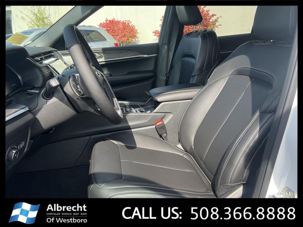 new 2025 Jeep Grand Cherokee L car, priced at $47,401